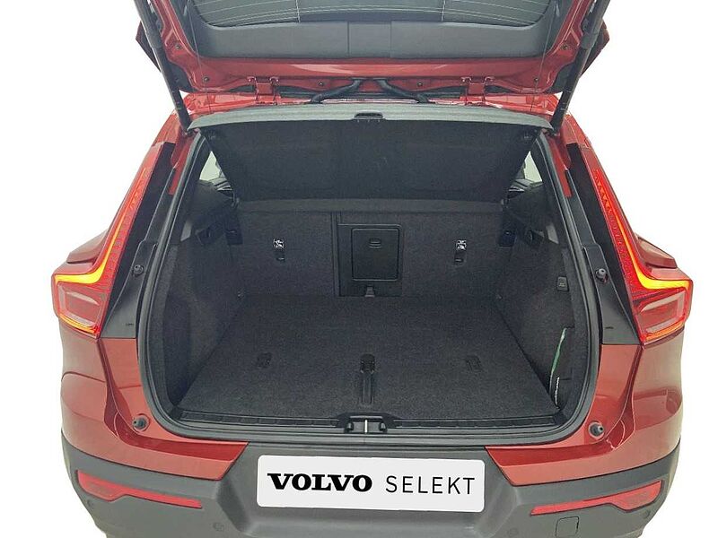 Volvo  XC40 Plus, B3 mild hybrid, Gasolina, Dark