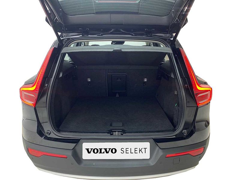 Volvo  XC40 Momentum Pro, T2 automático